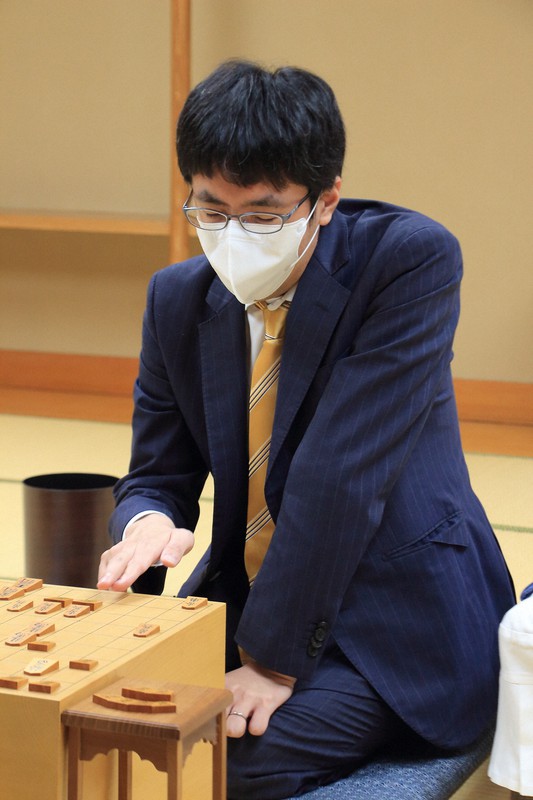 広瀬章人八段=日本将棋連盟提供