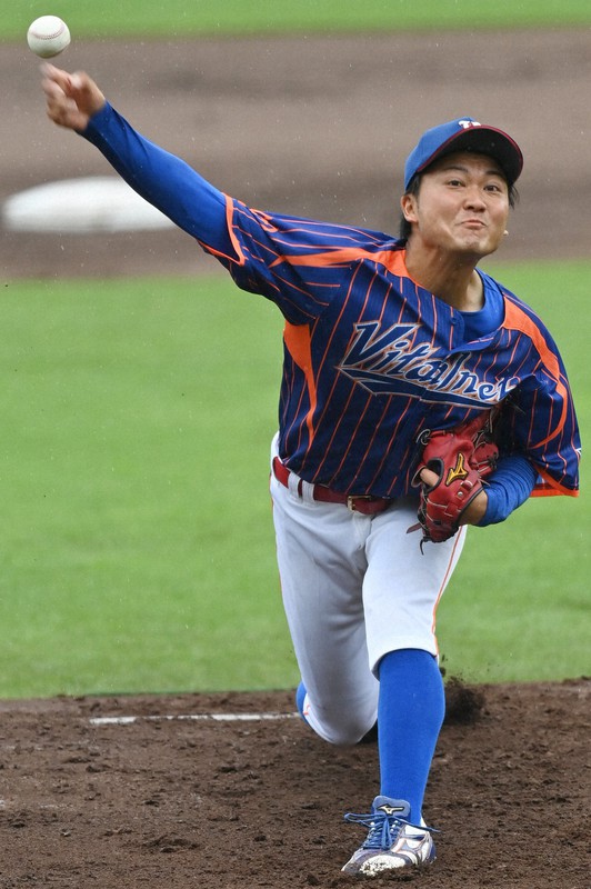 今夏の日本選手権1回戦の東芝戦で先発し、六回まで毎回奪三振で無得点に抑えたバイタルネットの先発・佐々木竜次=神戸市須磨区のほっともっとフィールド神戸で2021年7月1日、小松雄介撮影