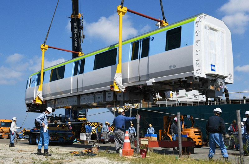 福岡市地下鉄の新車両 博多港に陸揚げ 22年導入 空港や山イメージ 写真特集1 7 毎日新聞 福岡市地下鉄の新車両 博多港に陸揚げ 22年導入 空港や山イメージ 写真特集1 7 毎日新聞