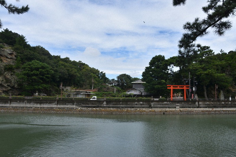 玉津島神社の南側に隣接し、研究者らから名勝への追加指定の要望が出された市有地=和歌山市で、松本博子撮影