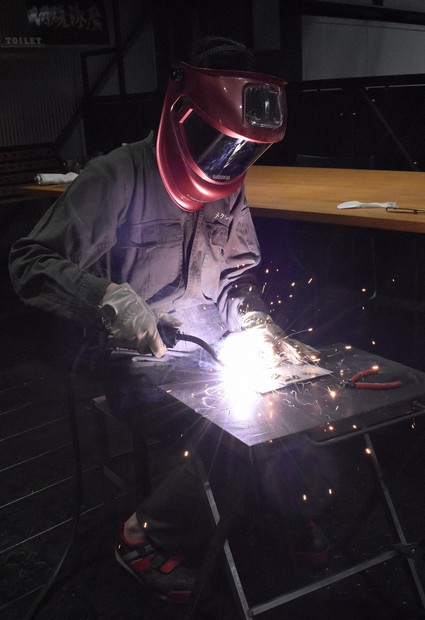 鉄板を溶かして切って新たな命 溶接テーマパークがオープン 岐阜