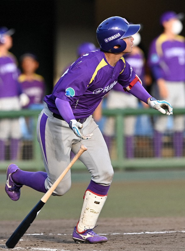 【ヤマハ-ジェイプロジェクト】八回表ヤマハ1死二、三塁、相羽が左越え2点適時二塁打を放つ=愛知県岡崎市の岡崎市民球場で2021年9月28日、兵藤公治撮影