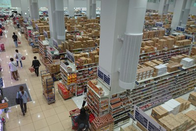 オーケーみなとみらい店の売り場＝横浜市西区で2021年9月21日午後4時52分、和田憲二撮影
