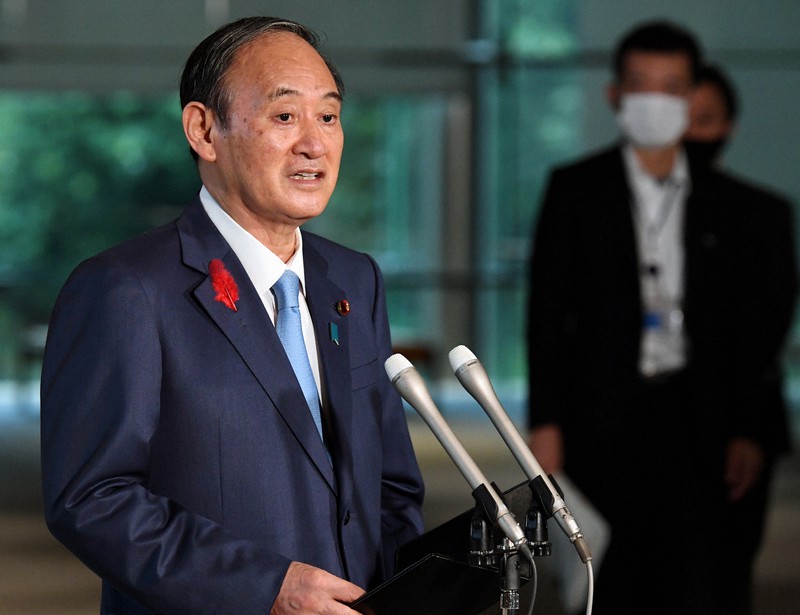 緊急事態宣言が全面解除されたことについて記者団の質問に答える菅義偉首相=首相官邸で2021年10月1日午前9時38分、竹内幹撮影