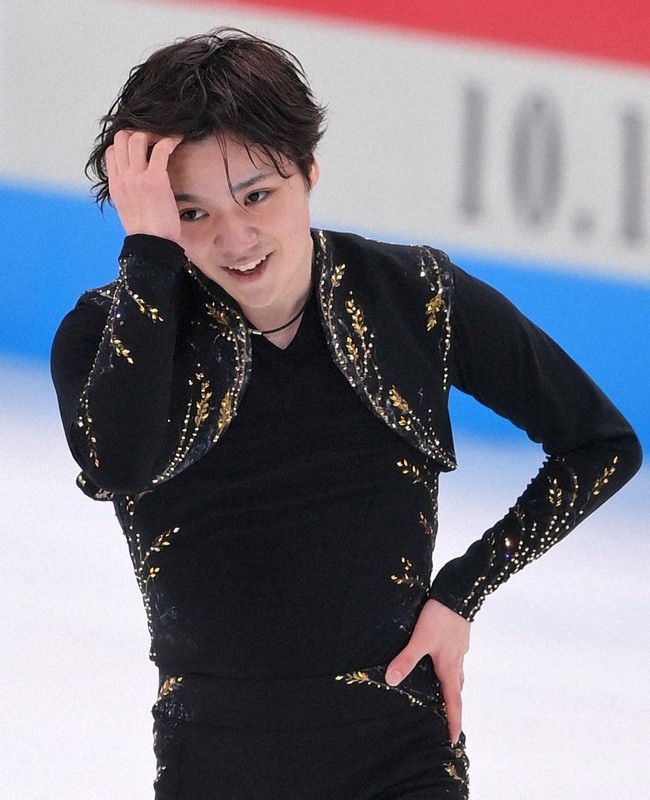 ジャパンオープンの演技を終え、笑みを浮かべる宇野昌磨=さいたまスーパーアリーナで2021年10月2日、手塚耕一郎撮影