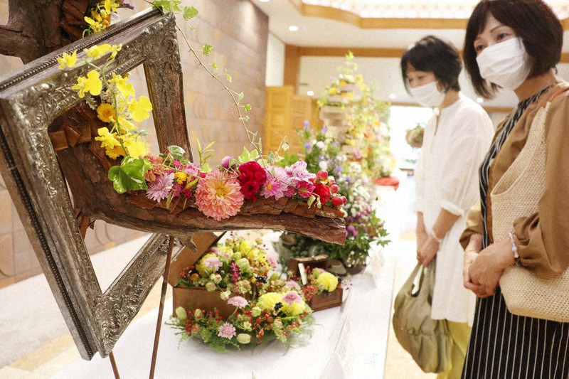 華やか44作品並ぶ 大和路花と緑のフェス 入賞者決まる 橿原 奈良 毎日新聞
