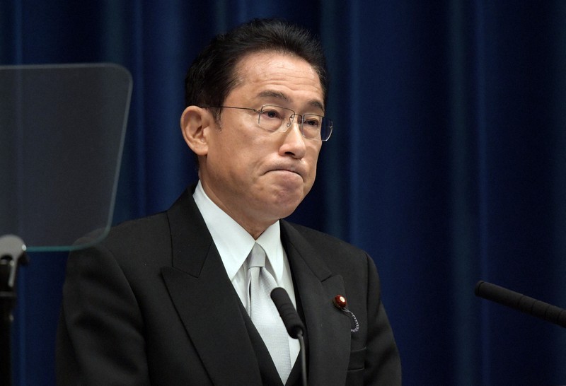 就任後、初の記者会見をする岸田文雄首相=首相官邸で2021年10月4日午後9時2分、竹内幹撮影