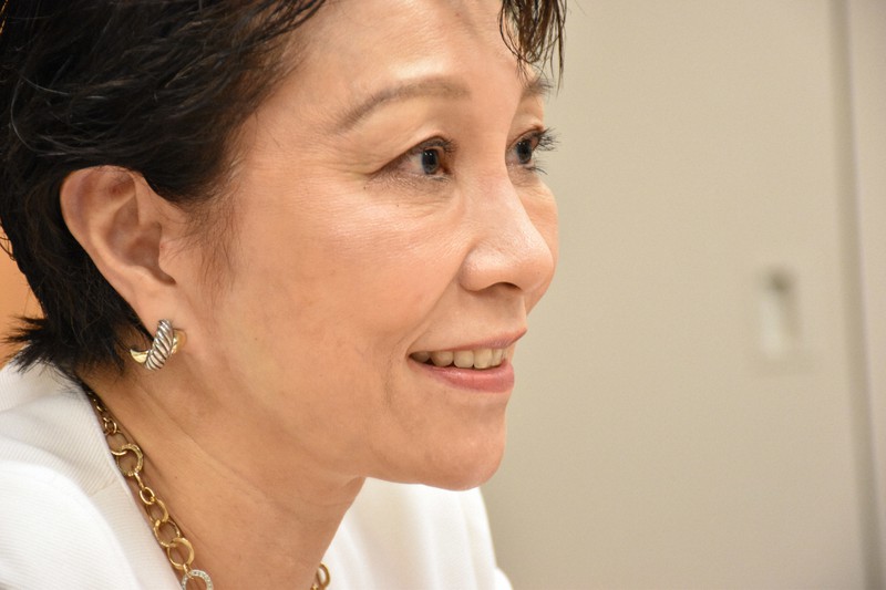 佐藤ゆかり氏=岡本同世撮影