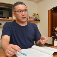 長女を自殺で亡くし、学校や教育委員会の対応について振り返る斎藤信太郎さん＝名古屋市で2021年9月26日午後3時39分、諸隈美紗稀撮影
