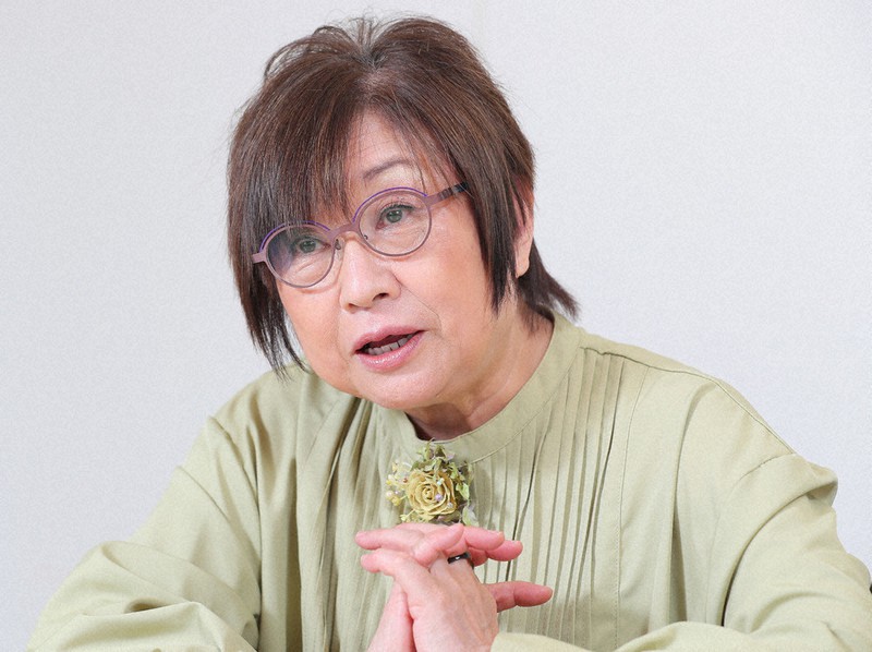インタビューに答えるノンフィクション作家の吉永みち子さん=東京都千代田区で2021年9月21日、長谷川直亮撮影