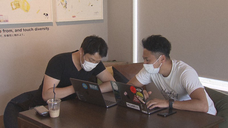 創業者の大瀬良さん(右)と砂田さん