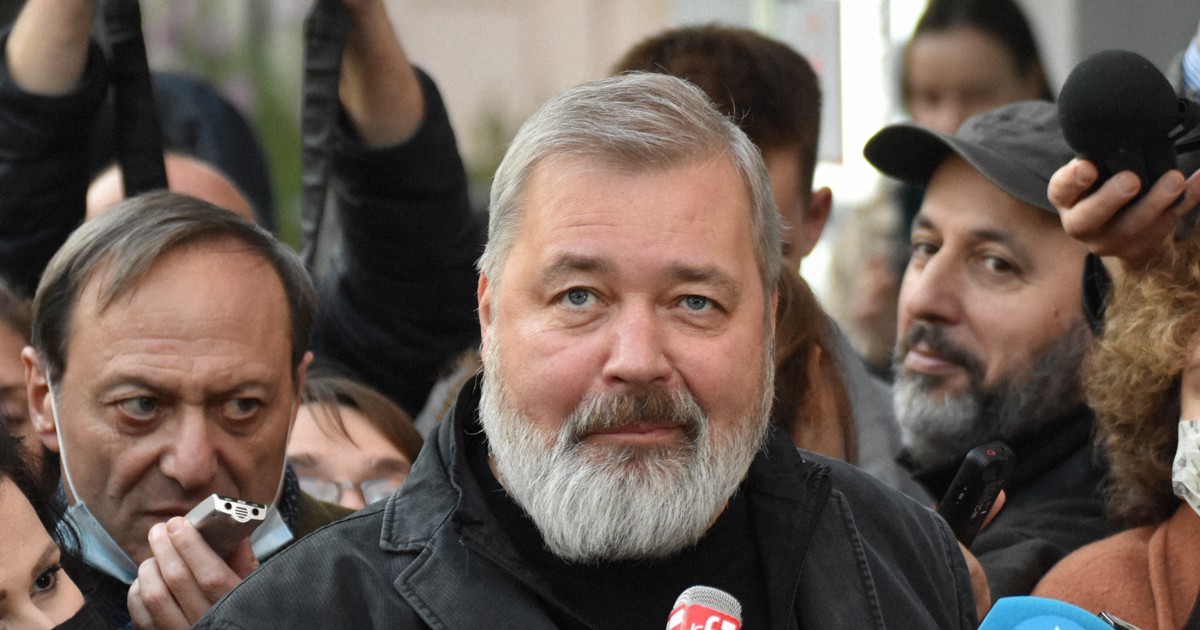 ノーベル平和賞決定のムラトフ氏会見 同僚ら悼み 彼らのもの 毎日新聞