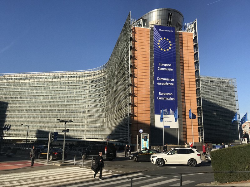 欧州連合(EU)の行政執行機関「欧州委員会」本部ビル=ベルギー・ブリュッセルで2019年11月20日、八田浩輔撮影