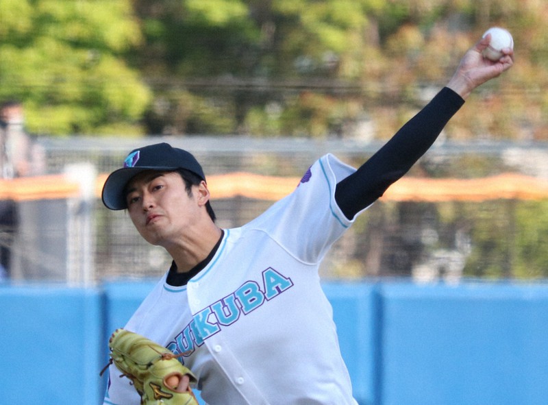 筑波大の佐藤隼輔投手=東京・大田スタジアムで2021年4月10日、岸本悠撮影