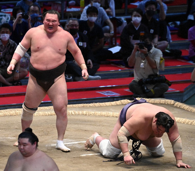 ｎｅｗｓの窓 スポーツ 優勝45回 白鵬関引退 最強横綱 自分に勝つ 体現 毎日新聞