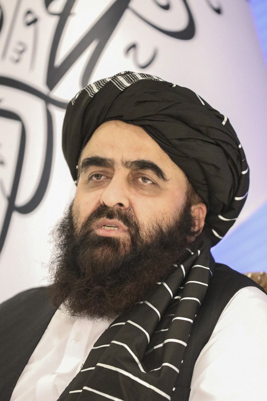アフガニスタンのタリバン暫定政権で暫定外相を務めるムッタキ氏=カブールで2021年9月14日、AP
