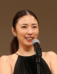 Megumi グラビア時代 習字はマスト ピアノ スイカ食べてはやたらとこぼし 散々やってた スポニチ