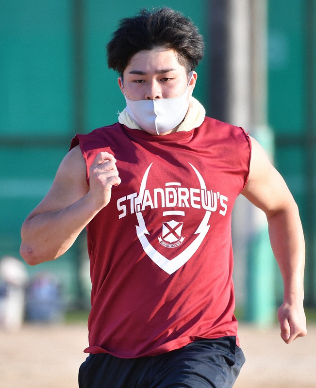 練習する桃山大の原口主将=大阪府和泉市で2021年6月29日午後5時57分、望月亮一撮影