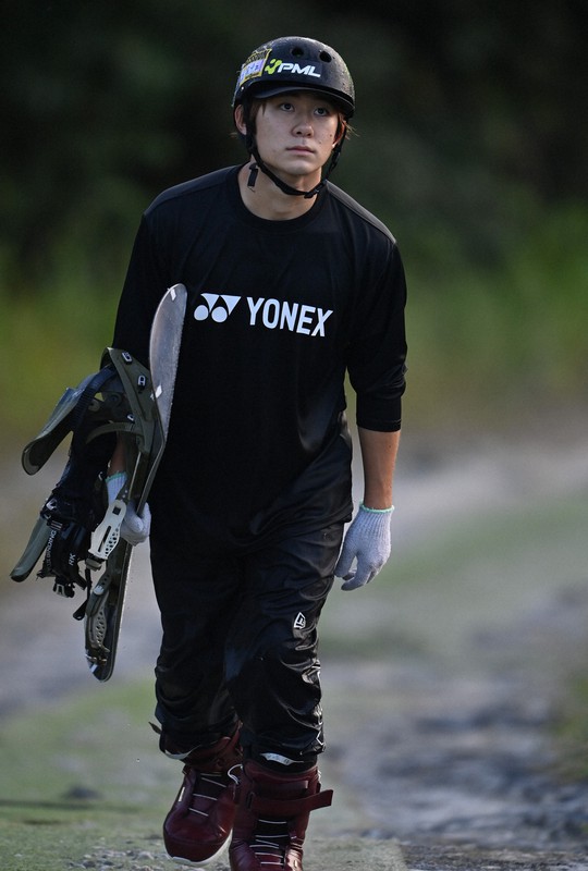 練習を報道公開したスノーボード男子ハーフパイプの戸塚優斗=埼玉県嵐山町で2021年9月21日、宮間俊樹撮影