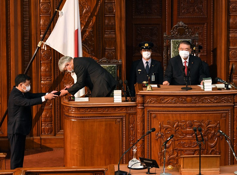 出しゃばらない官房長官 松野氏と岸田首相をつないだ「盟友」の