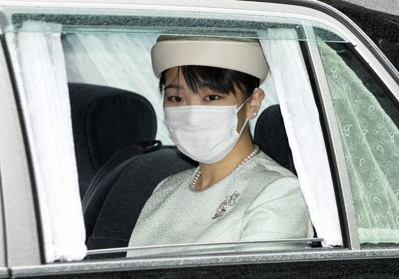 半蔵門から皇居に入られる秋篠宮家の長女眞子さま=東京都千代田区で2021年10月17日午前9時42分(代表撮影)
