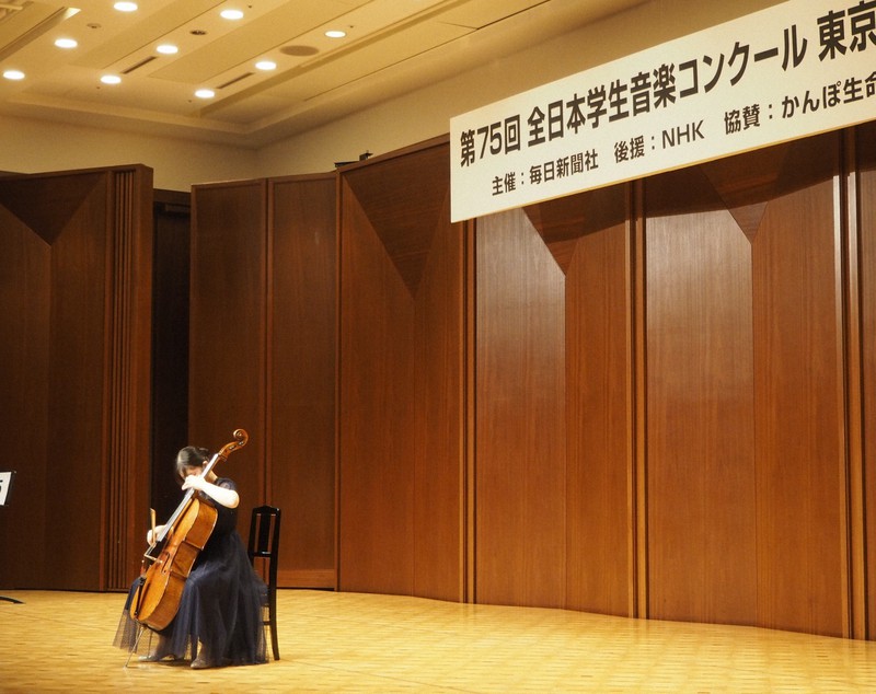 サントリーホール・ブルーローズで開かれた全日本学生音楽コンクール・チェロ部門東京地区大会=東京都港区で2021年10月18日、斉藤希史子撮影
