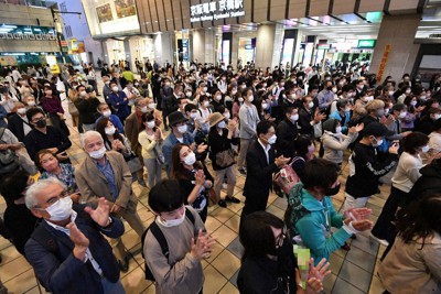 コロナ禍で沈む大阪4区 候補者の訴え響くか 飲食店 判断難しい 毎日新聞