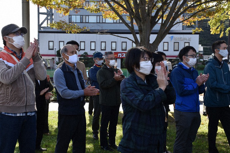 2021衆院選 公示 12日間の舌戦火ぶた 1区 前職2氏の争い軸に 2区 新人同士三つどもえ 島根 毎日新聞