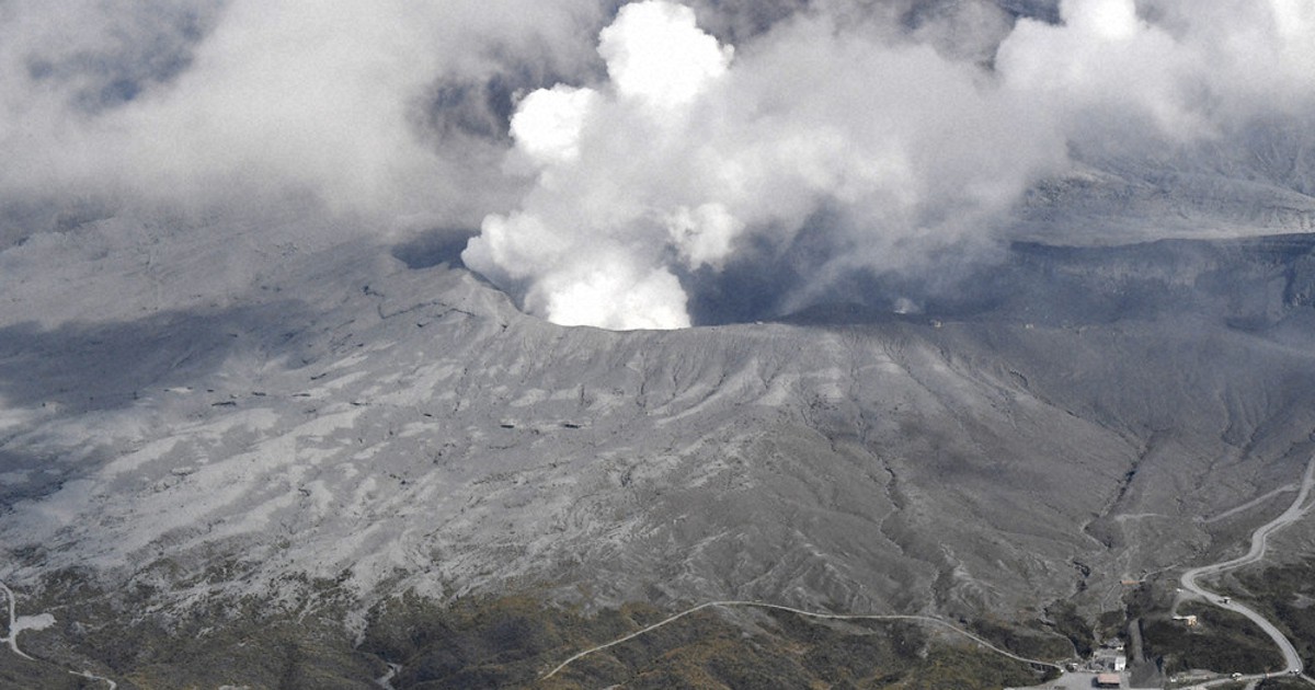 阿蘇山 阿蘇の秋覆う、黒い影 噴火「またか」 農業・観光懸念 | 毎日新聞