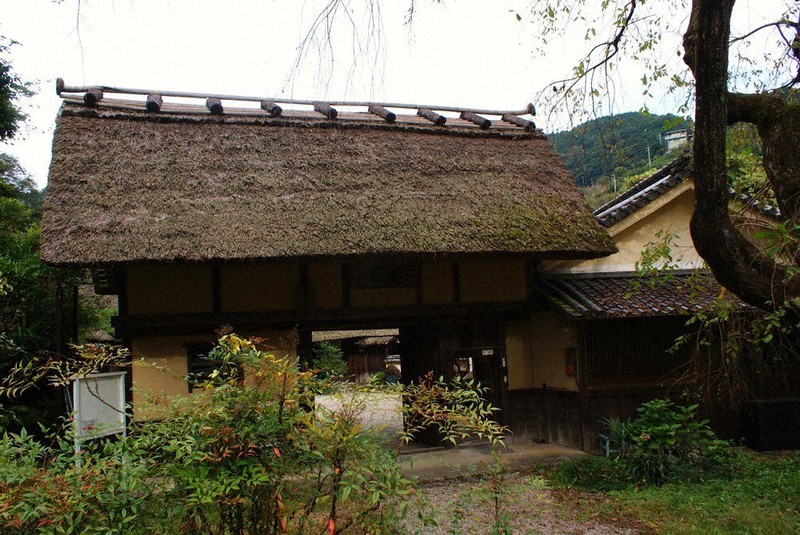 賀名生皇居跡とされる堀家の屋敷=奈良県五條市西吉野町で