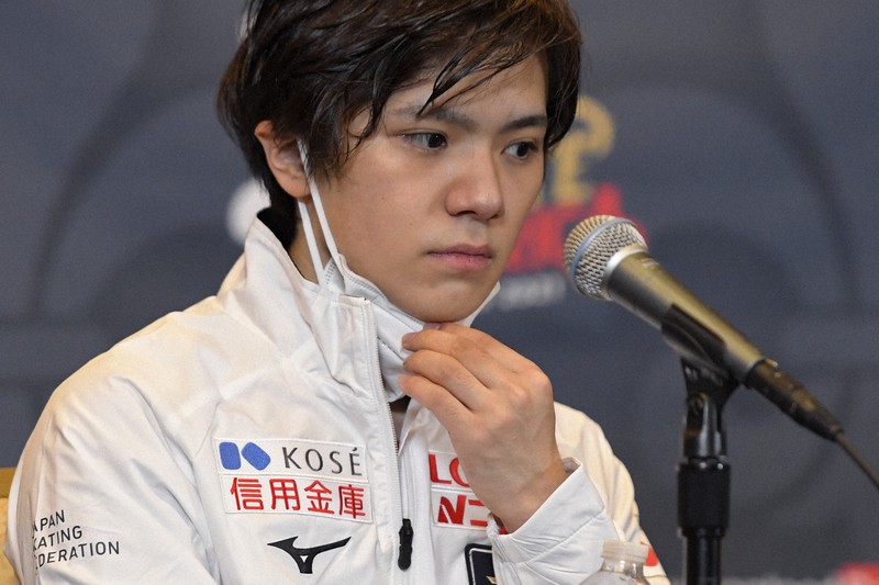 男子SP後に行われた記者会見に出席した宇野昌磨=10月22日、AP