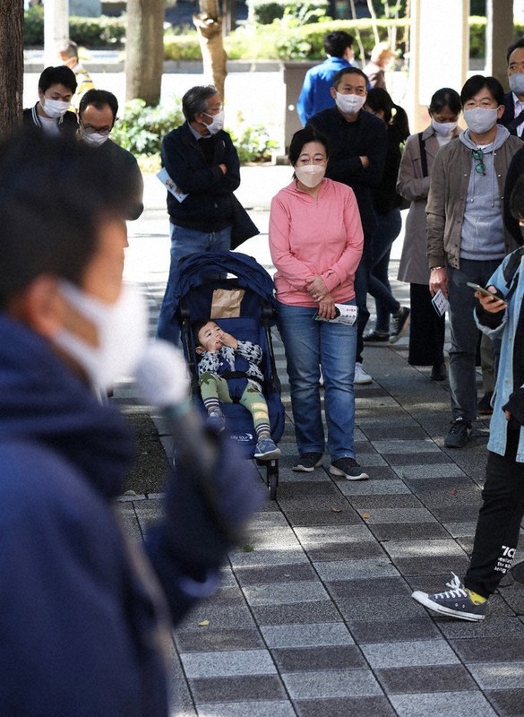 ２０２１衆院選 マスク姿で候補者訴え 最初の週末 激戦区には閣僚も 東京 毎日新聞