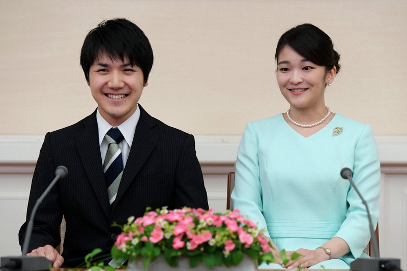 2017年に婚約が内定し記者会見された、秋篠宮家の長女眞子さまと小室圭さん=東京都港区の赤坂東邸で17年9月3日(代表撮影)