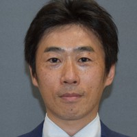 山崎真之輔氏