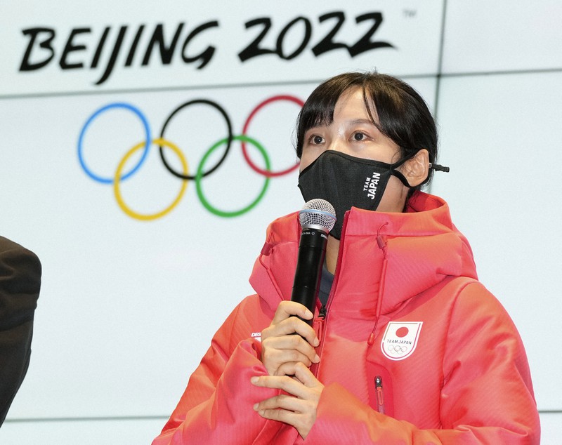 日本代表選手団公式服装発表会で意気込みを語る高木美帆=東京都新宿区で2021年10月27日午後5時11分(代表撮影)