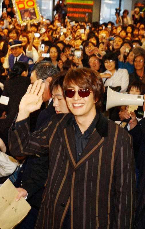 What's behind the mix of Kpop culture boom and antiKorean sentiment