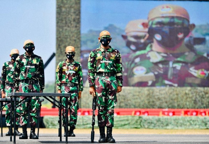 インドネシアで民間人予備兵部隊が発足 民兵暗躍の歴史、懸念も | 毎日新聞