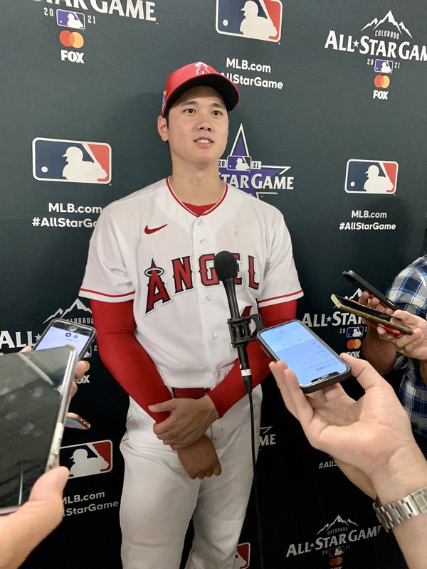 エンゼルスの大谷翔平=米西部コロラド州デンバーのクアーズ・フィールドで2021年7月12日、福永方人撮影