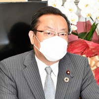 兵庫5区で7選を果たし抱負を語る谷公一氏＝兵庫県豊岡市で、浜本年弘撮影