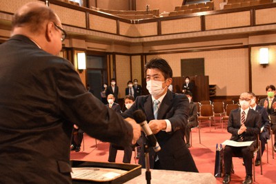 「役割果たす」「感動大きい」　県庁で当選証書付与　／愛知