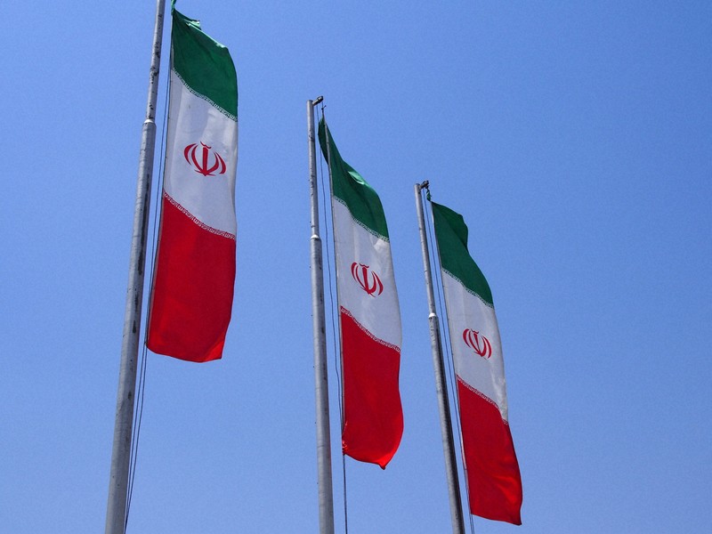 イラン国旗=テヘランで2021年6月17日、真野森作撮影