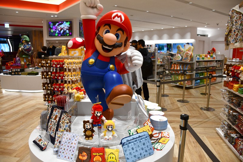日本初の任天堂オフィシャルショップ「Nintendo TOKYO」。「Nintendo OSAKA」は、国内2店舗目の直営店となる=2019年11月19日、村田由紀子撮影