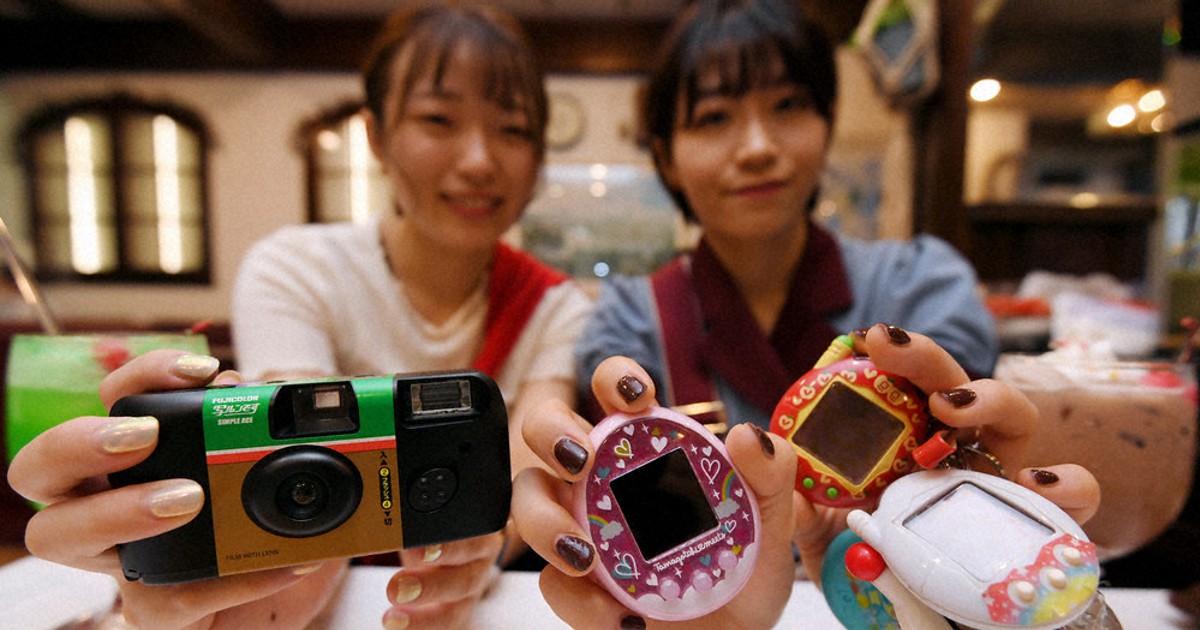 読む写真：Photo レトロ楽しむZ世代 「個性的な自分」SNSで表現 | 毎日新聞