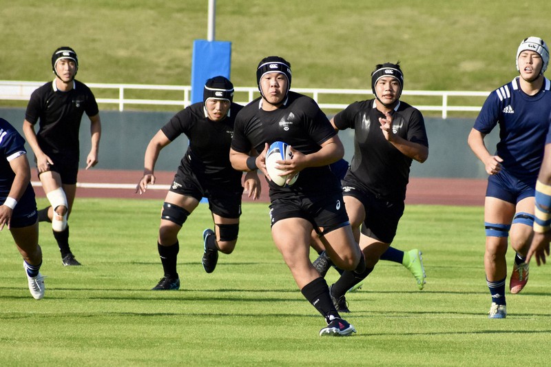 大分舞鶴　ラグビー　ブラック　トレーナー ラグビーW杯まで3日 大分舞鶴高校ラグビー部 脇谷英知（3年