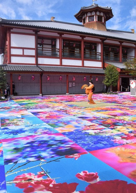 コロナ後」へ生きる喜び表現 美しく楽しく道後温泉 蜷川実花さん写真