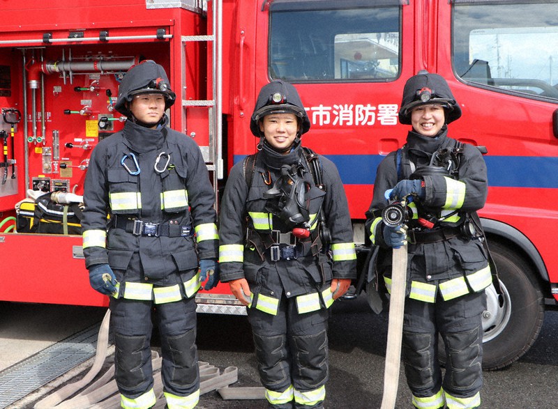 3新人「消防人生」始まる 女性2人初採用、目標へ研修励む 直方市消防