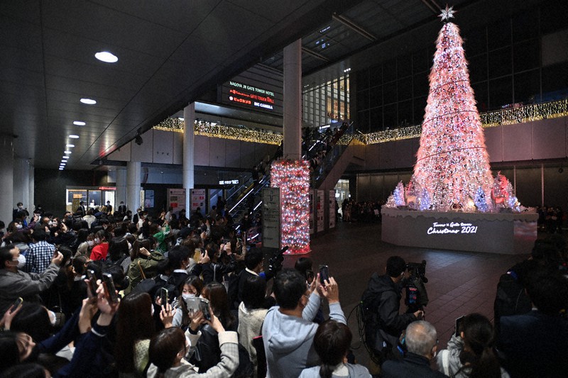 イルミネーション 冬色に輝く 名古屋駅 毎日新聞