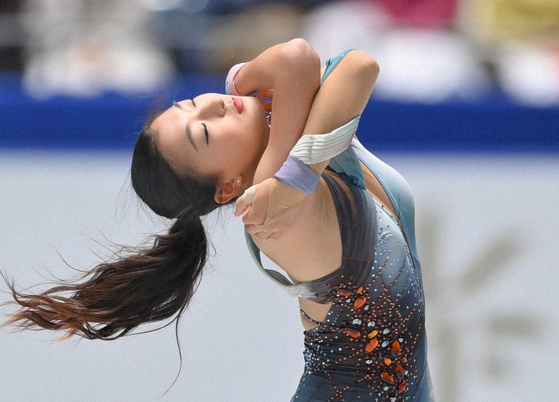 女子SPで首位に立った坂本花織の演技＝東京・国立代々木競技場で2021年11月12日、手塚耕一郎撮影