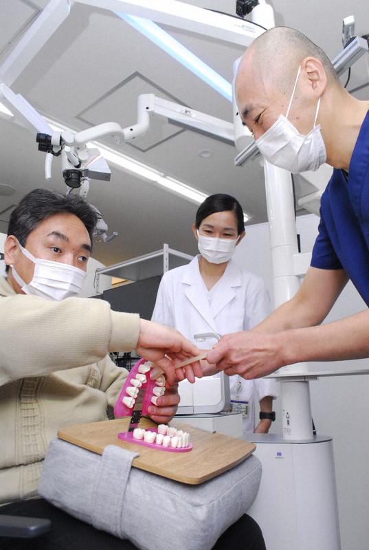 Osaka Univ. crowdfunds to make big dental models for schools for visually impaired people The