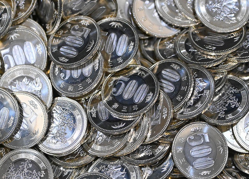 造幣局で150回目貨幣大試験 新500円硬貨は誤差ゼログラム [写真特集1/7